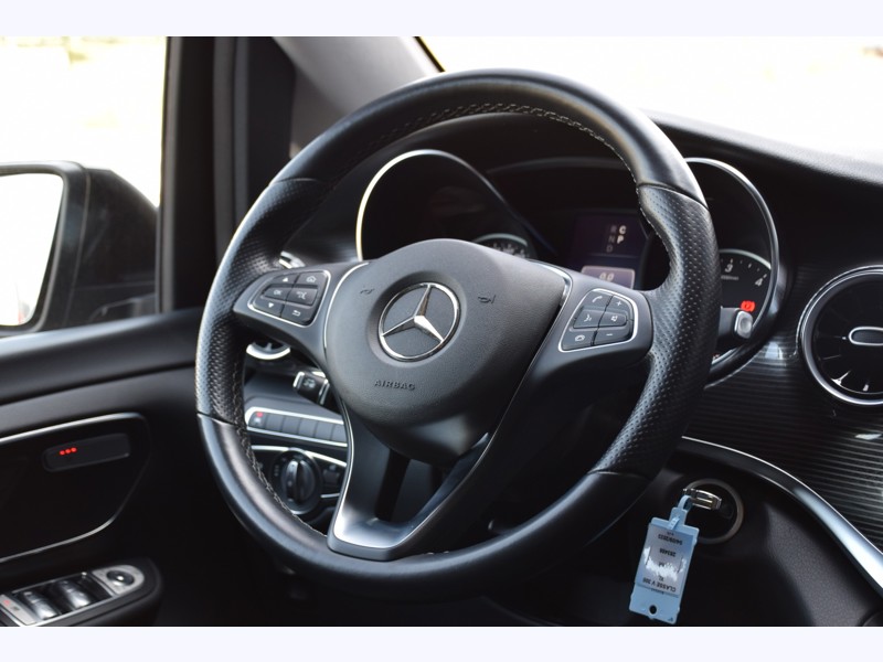 Image Mercedes-Benz CLASSE V V 300 d XL  / L3  -  8 places - Edition  - 55 990€ HT