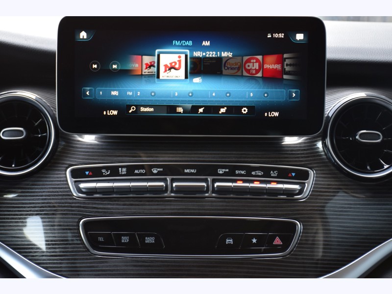 Image Mercedes-Benz CLASSE V V 300 d XL  / L3  -  8 places - Edition  - 55 990€ HT