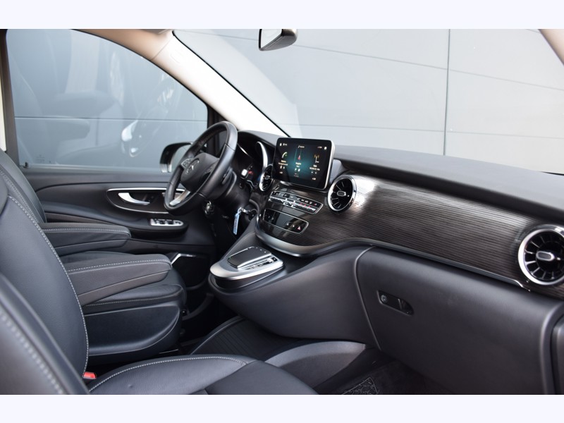 Image Mercedes-Benz CLASSE V V 300 d XL  / L3  -  8 places - Edition  - 55 990€ HT