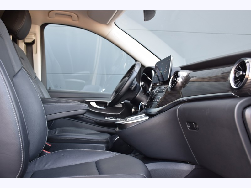 Image Mercedes-Benz CLASSE V V 300 d XL  / L3  -  8 places - Edition  - 55 990€ HT