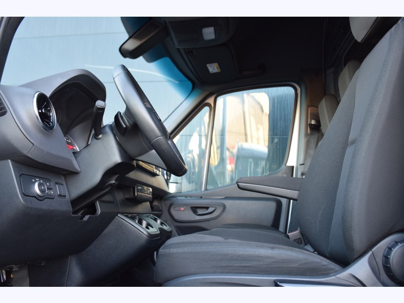 Image Mercedes-Benz SPRINTER 317 CDI 43S / L3H2 14m2   - 38 990€ HT