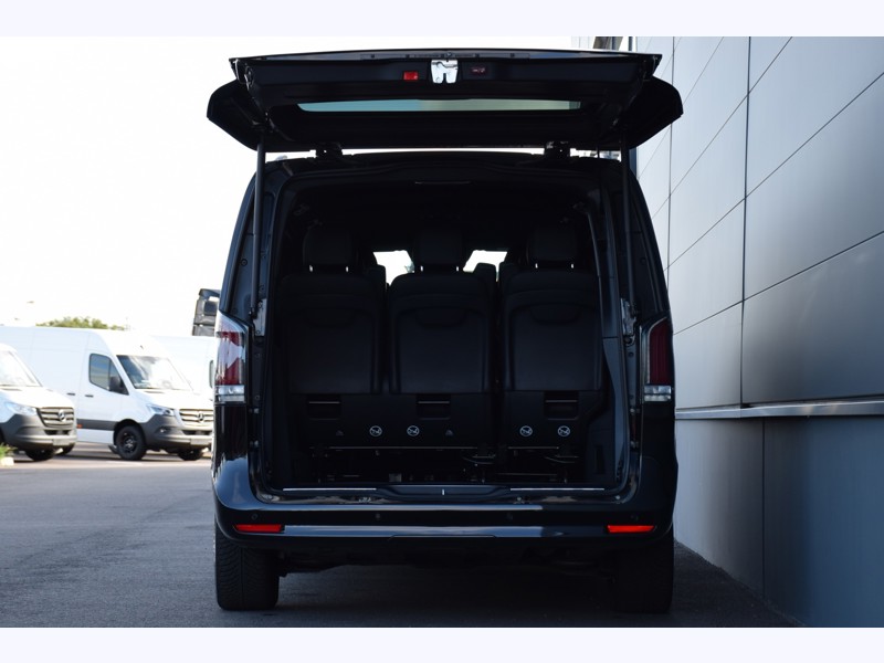 Image Mercedes-Benz CLASSE V V 300 d XL / L3 - 8 places - Avantgarde  - 68 490 € HT