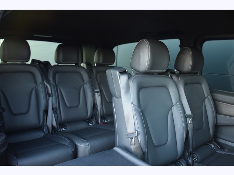 Image Mercedes-Benz CLASSE V V 300 d XL / L3 - 8 places - Avantgarde  - 68 490 € HT