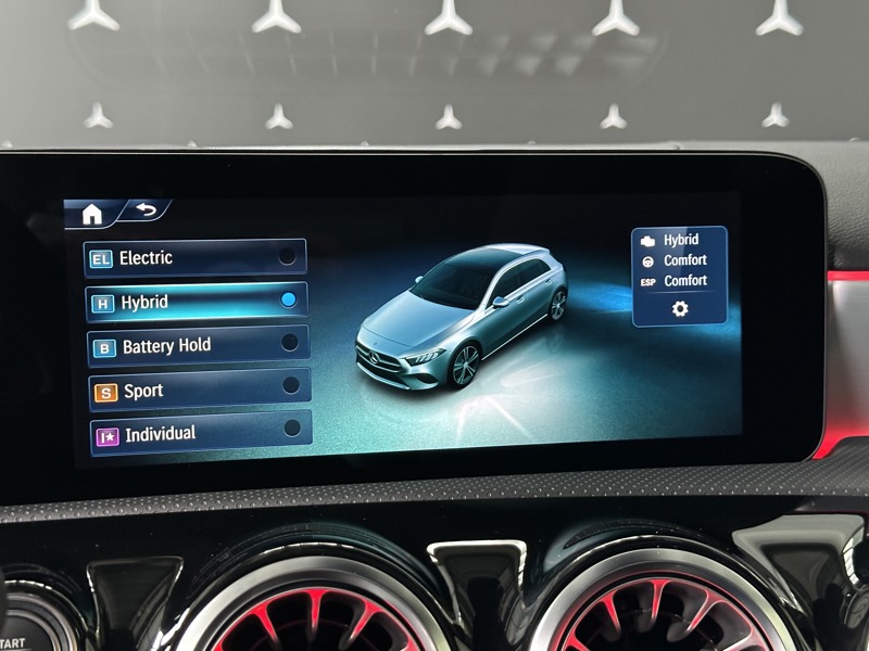 Image Mercedes-Benz CLASSE A 250 e Hybrid EQ Star Edition AMG Line 1770 Classe A 250 e Hybrid EQ Star Edition