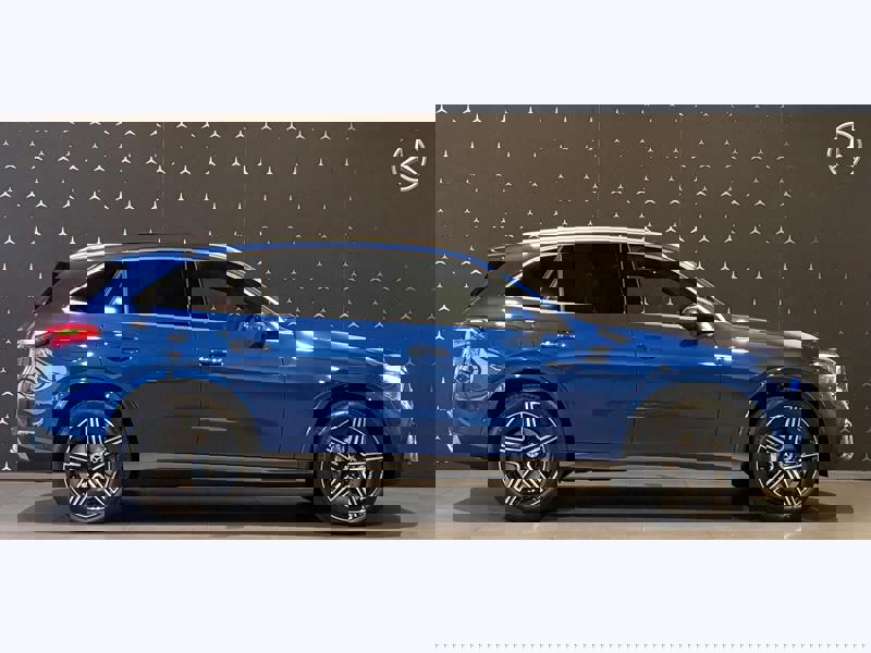 Image Mercedes-Benz GLC SUV GLC 400 e  Hybrid EQ 4MATIC AMG Line +  2546 GLC?400 e  Hybrid EQ 4MATIC AMG Line +
