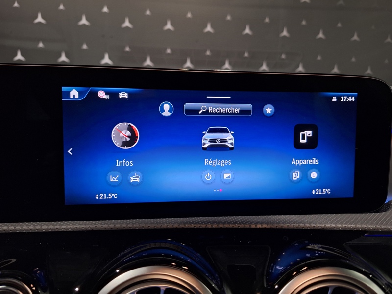 Image Mercedes-Benz CLA SHOOTING BRAKE CLA 200 d Shooting Brake AMG Line  1186 CLA 200 d Shooting Brake