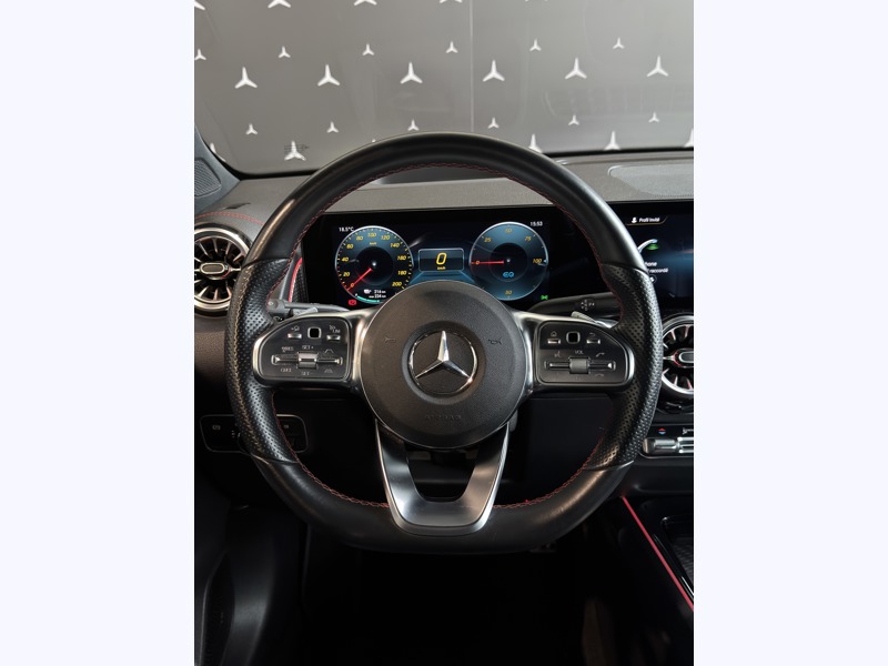 Image Mercedes-Benz EQB 350 4MATIC AMG Line  