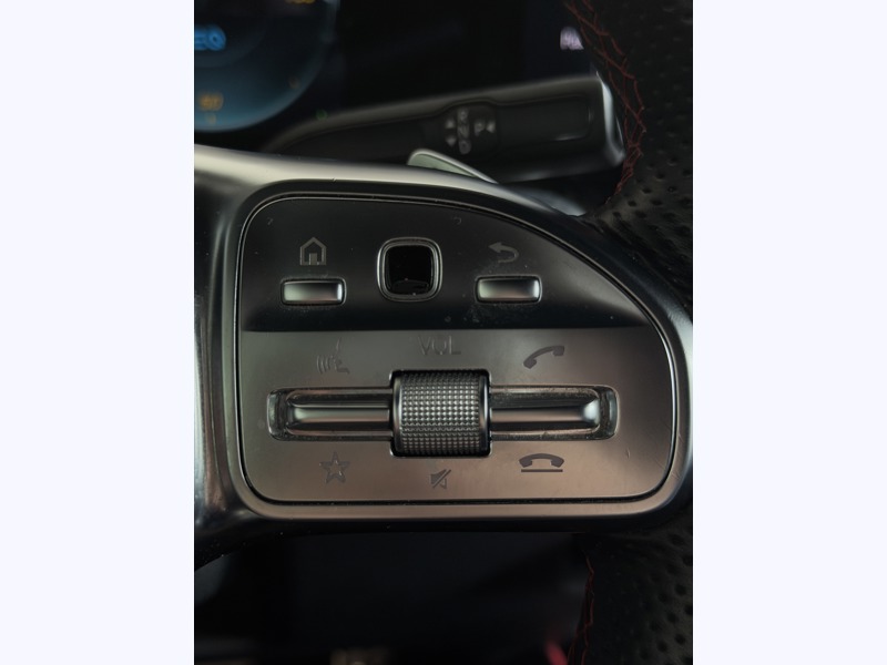 Image Mercedes-Benz EQB 350 4MATIC AMG Line  