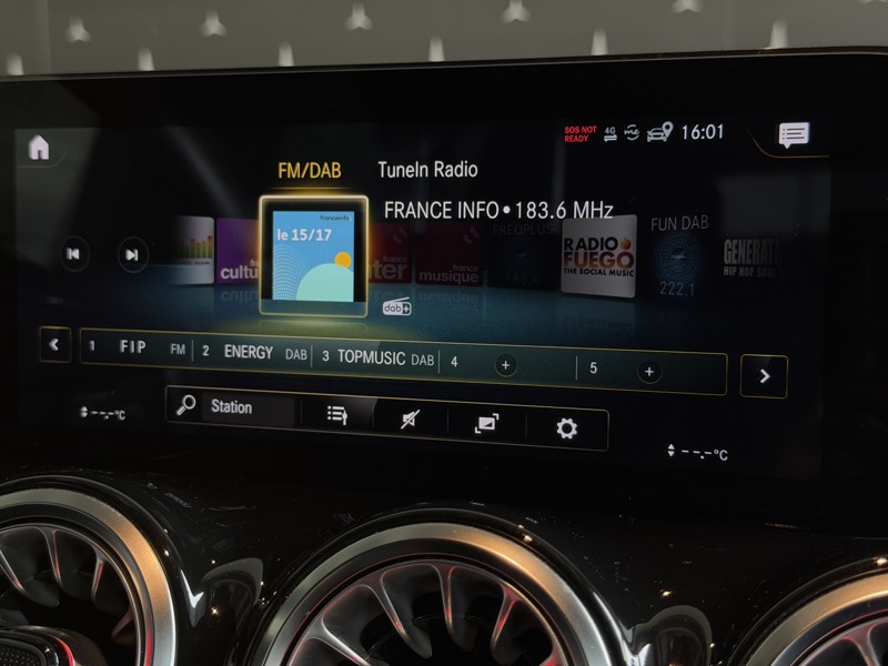 Image Mercedes-Benz EQB 350 4MATIC AMG Line  