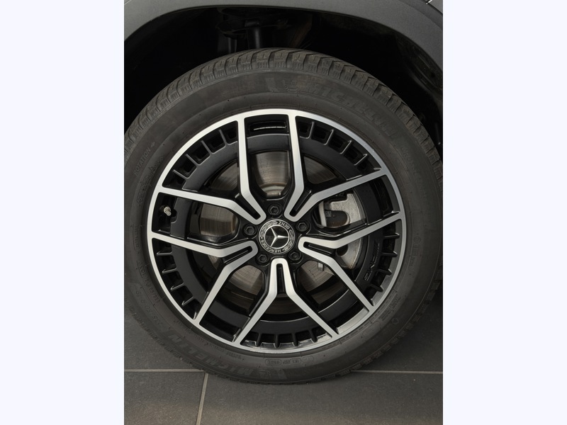 Image Mercedes-Benz EQB 350 4MATIC AMG Line  