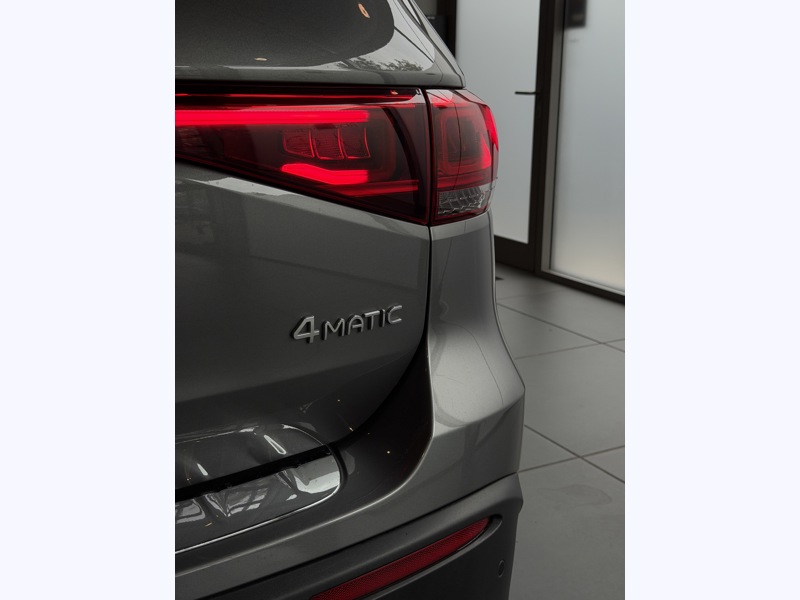 Image Mercedes-Benz EQB 350 4MATIC AMG Line  