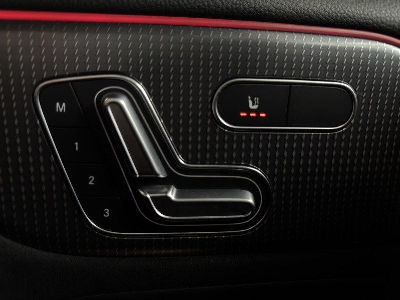 Image Mercedes-Benz EQB 350 4MATIC AMG Line  