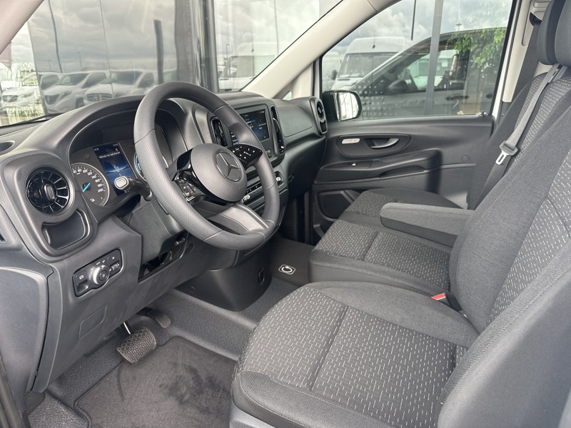 Image Mercedes-Benz VITO e 112 Fourgon Long 48900€HT VITO eVito Fourgon 60 kWh LG