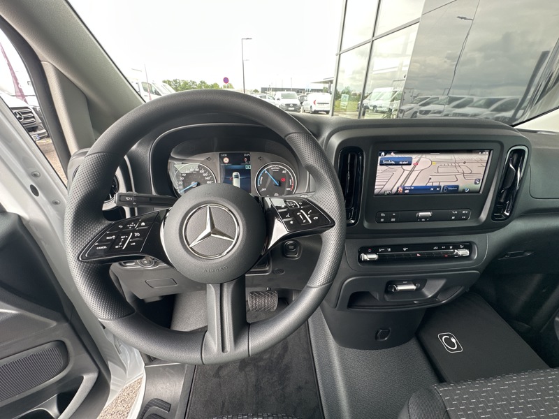 Image Mercedes-Benz VITO e 112 Fourgon Long 48900€HT VITO eVito Fourgon 60 kWh LG