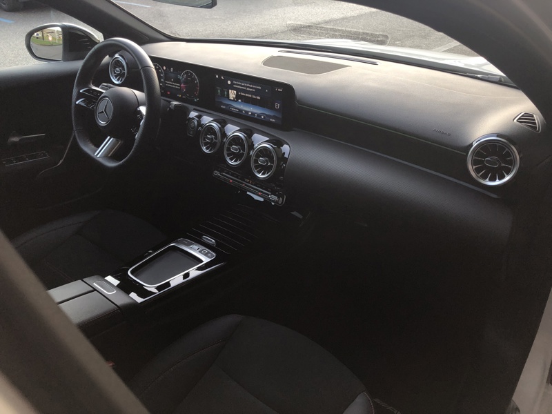 Image Mercedes-Benz CLASSE A 180 AMG Line AMG Line 1770 Classe A 180 AMG Line