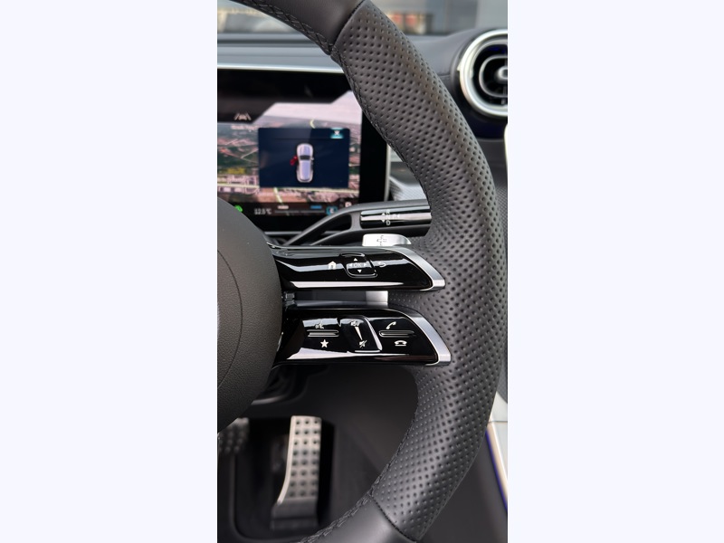 Image Mercedes-Benz GLC SUV GLC 220 d 4MATIC AMG Line  2546 GLC 220 d 4MATIC AMG Line