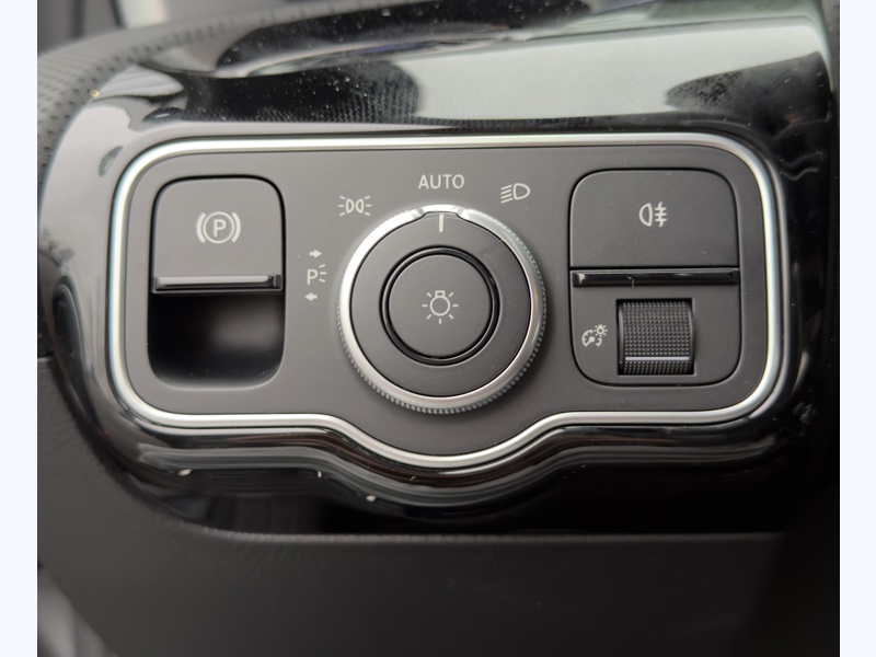 Image Mercedes-Benz CLASSE A 250 e Hybrid EQ AMG Line AMG Line 1770 Classe A 250 e AMG Line