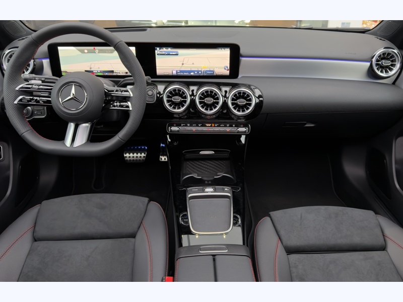 Image Mercedes-Benz CLASSE A 250 e Hybrid EQ AMG Line AMG Line 1770 Classe A 250 e AMG Line