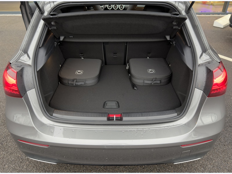 Image Mercedes-Benz CLASSE A 250 e Hybrid EQ AMG Line AMG Line 1770 Classe A 250 e AMG Line