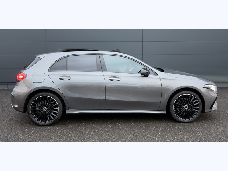 Image Mercedes-Benz CLASSE A 250 e Hybrid EQ AMG Line AMG Line 1770 Classe A 250 e AMG Line