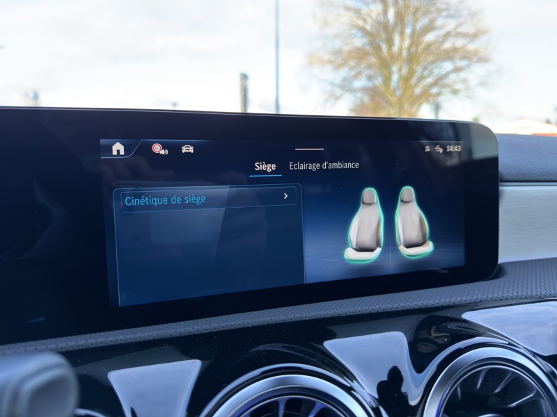 Image Mercedes-Benz CLASSE A 250 e Hybrid EQ AMG Line AMG Line 1770 Classe A 250 e AMG Line