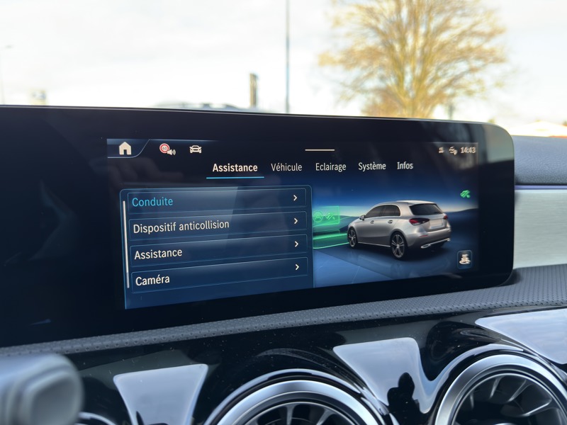 Image Mercedes-Benz CLASSE A 250 e Hybrid EQ AMG Line AMG Line 1770 Classe A 250 e AMG Line