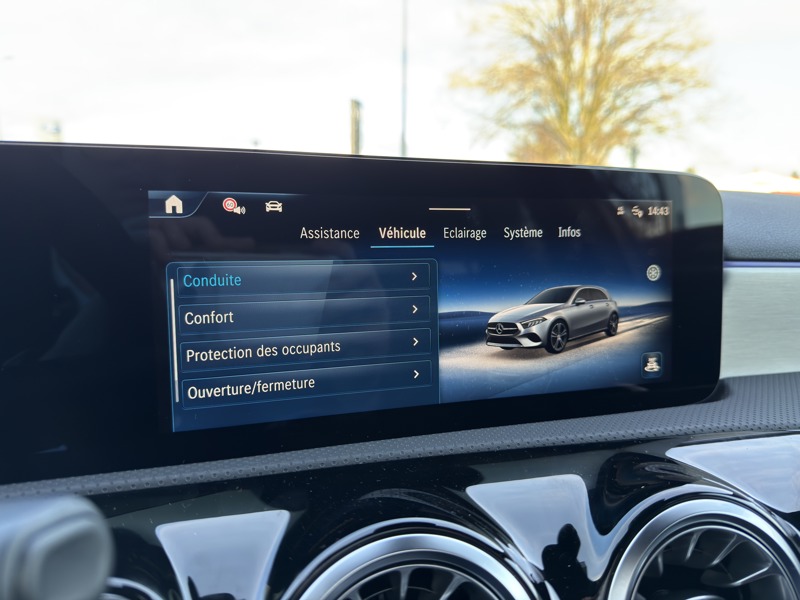 Image Mercedes-Benz CLASSE A 250 e Hybrid EQ AMG Line AMG Line 1770 Classe A 250 e AMG Line