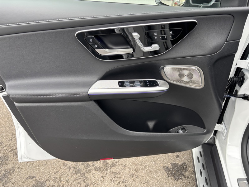 Image Mercedes-Benz GLC COUPÉ GLC 300 d e Hybrid EQ 4MATIC Coupé AMG Line +  2543 GLC 300 d e Hybrid EQ 4MATIC Coup+® AMG L