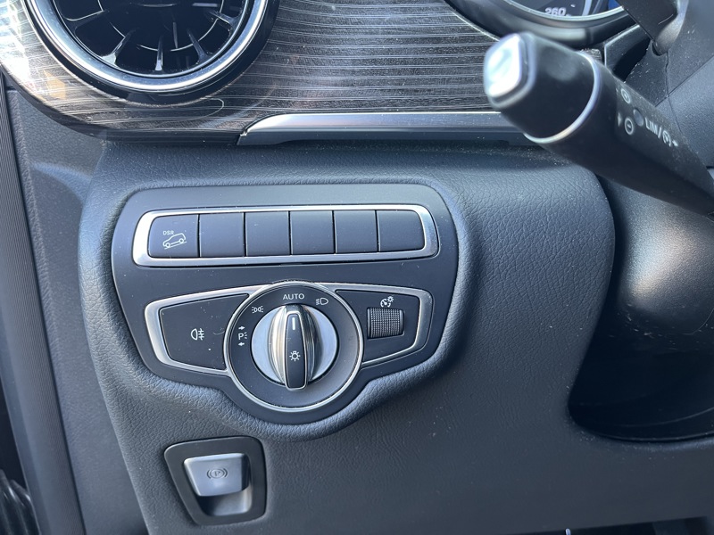 Image Mercedes-Benz CLASSE V 300D- 4MATIC AVANTGARDE / L3/ 4MATIC /8 PLACES / BVA  