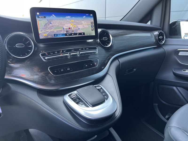 Image Mercedes-Benz CLASSE V 300D- 4MATIC AVANTGARDE / L3/ 4MATIC /8 PLACES / BVA  