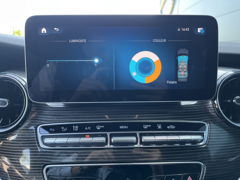 Image Mercedes-Benz CLASSE V 300D- 4MATIC AVANTGARDE / L3/ 4MATIC /8 PLACES / BVA  