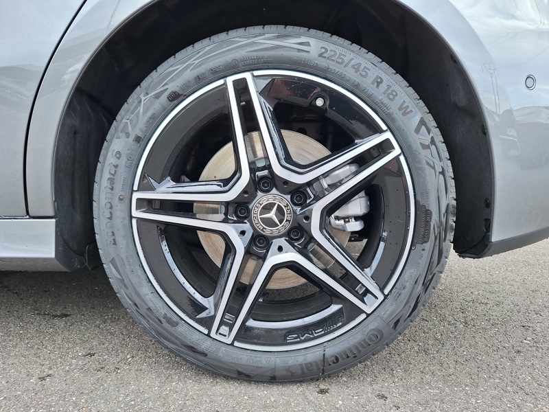 Image Mercedes-Benz CLASSE A 250 e Hybrid EQ Star Edition AMG Line 1770 Classe A 250 e Hybrid EQ Star Edition