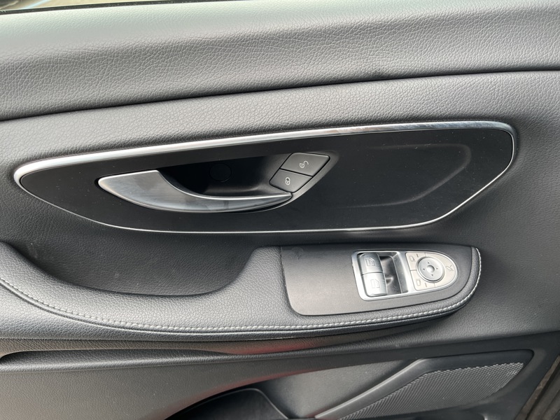 Image Mercedes-Benz CLASSE V 220d/ AVANTGARDE/ Extra long/ 8places / BVA / 163CH/ L3  