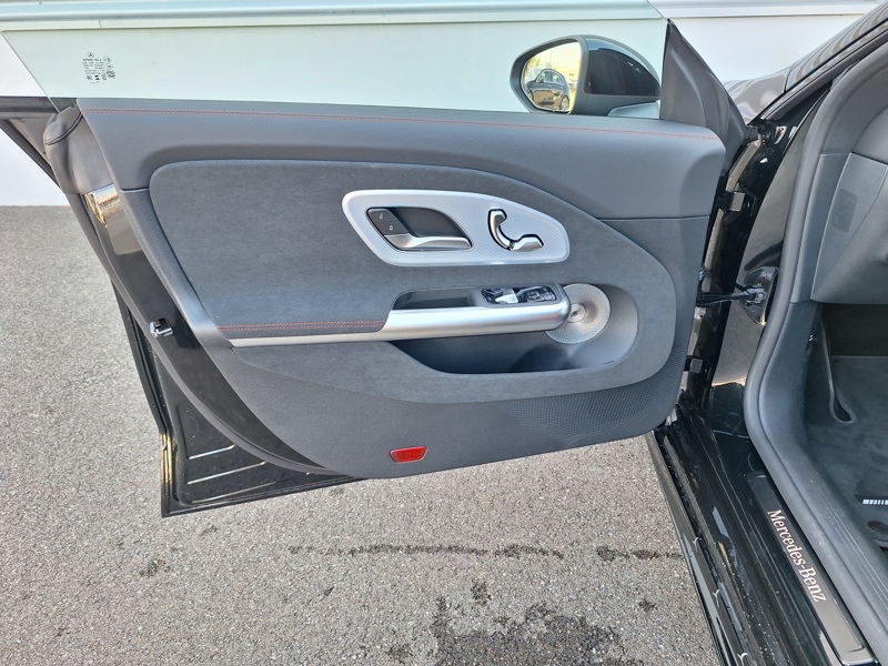 Image Mercedes-Benz CLA COUPÉ CLA 350 4MATIC avec technologie EQ Limited Edition  1743 CLA 350 4MATIC avec technologie EQ