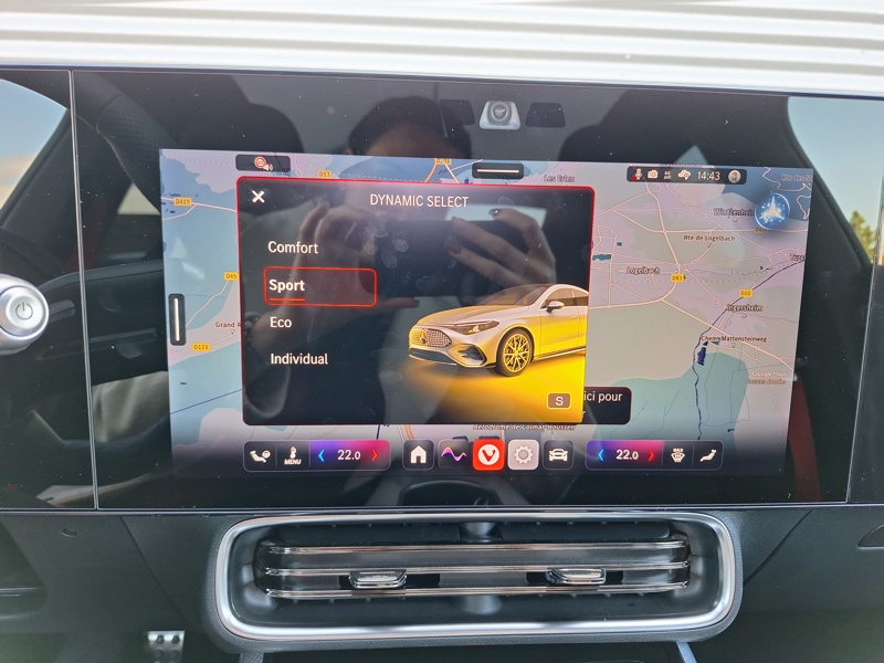 Image Mercedes-Benz CLA COUPÉ CLA 350 4MATIC avec technologie EQ Limited Edition  1743 CLA 350 4MATIC avec technologie EQ