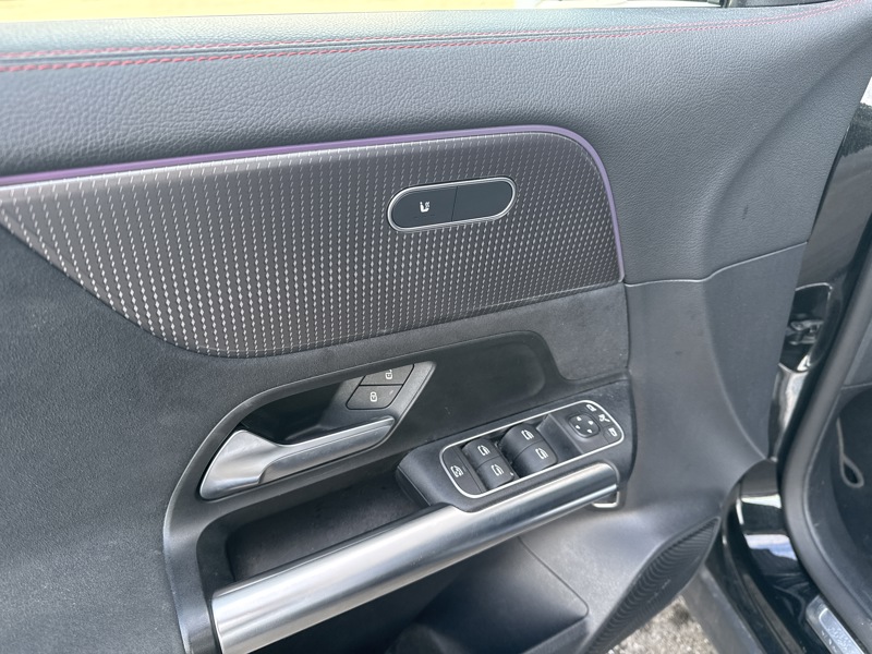 Image Mercedes-Benz EQA 250 AMG Line  2437 EQA 250 AMG Line