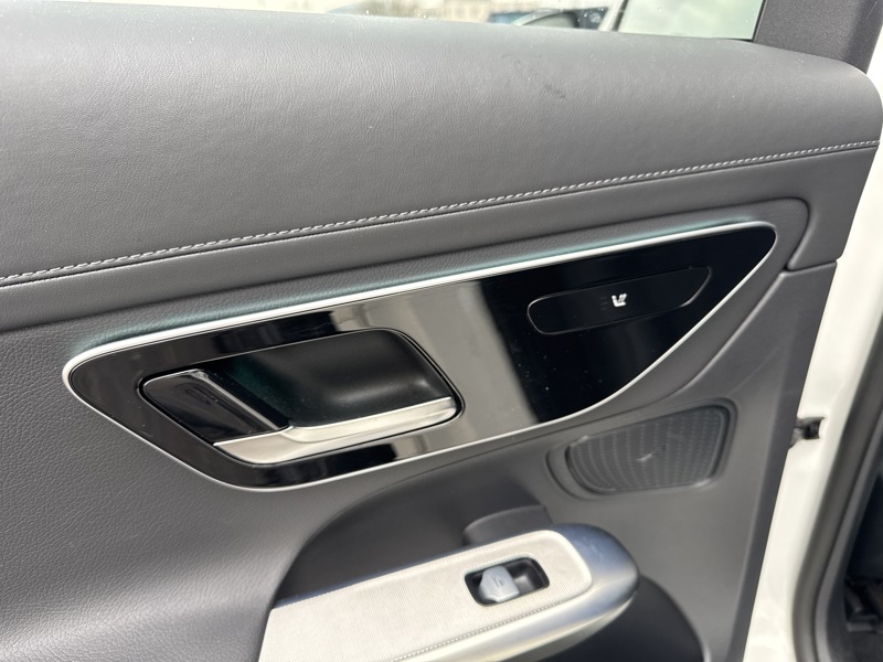 Image Mercedes-Benz GLC SUV GLC 300 e  Hybrid EQ 4MATIC AMG Line  2546 GLC?300 e 4MATIC AMG Line