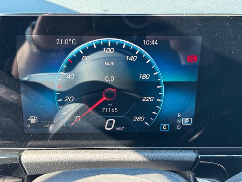 Image Mercedes-Benz GLA 200 d  Business Line Pack Progressive 2.0 150 8G-DCT Angle mort Cam recul Sièges av chauffants Détec