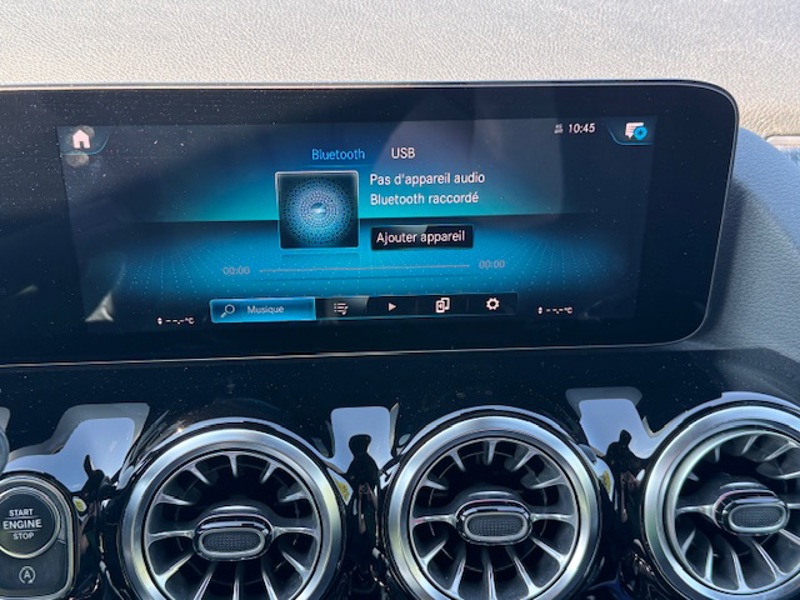 Image Mercedes-Benz GLA 200 d  Business Line Pack Progressive 2.0 150 8G-DCT Angle mort Cam recul Sièges av chauffants Détec