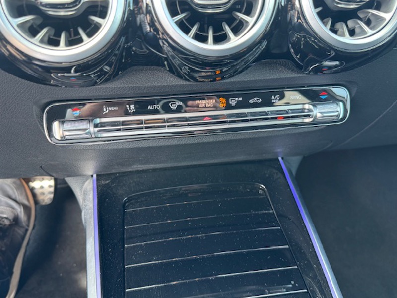 Image Mercedes-Benz GLB 200 d AMG Line 2.0 150 8G-DCT Carplay Caméra Angle mort Sièges av elect LED 7 places Hayon auto Faib