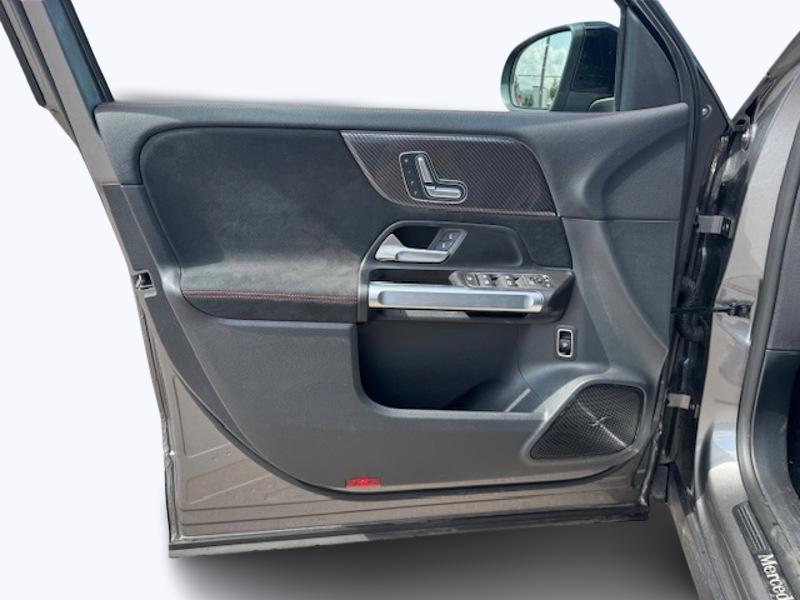 Image Mercedes-Benz GLB 200 d AMG Line 2.0 150 8G-DCT Carplay Caméra Angle mort Sièges av elect LED 7 places Hayon auto Faib