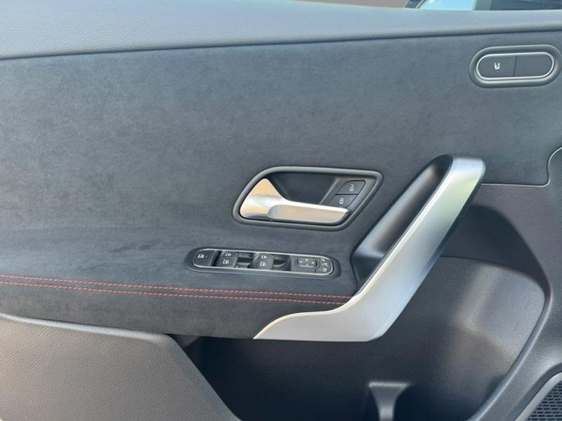 Image Mercedes-Benz CLASSE A 180 Star Edition AMG Line 1770 Classe A 180 Star Edition