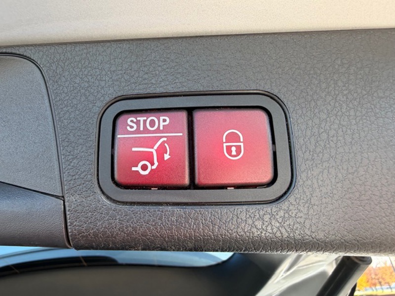 Image Mercedes-Benz GLB 200 d AMG Line 2.0 150 8G-DCT Angle mort Cam recul 7 Places Hayon auto Handsfree access Sièges av el