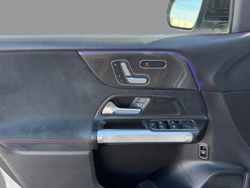 Image Mercedes-Benz GLB 200 d AMG Line 2.0 150 8G-DCT Angle mort Cam recul 7 Places Hayon auto Handsfree access Sièges av el