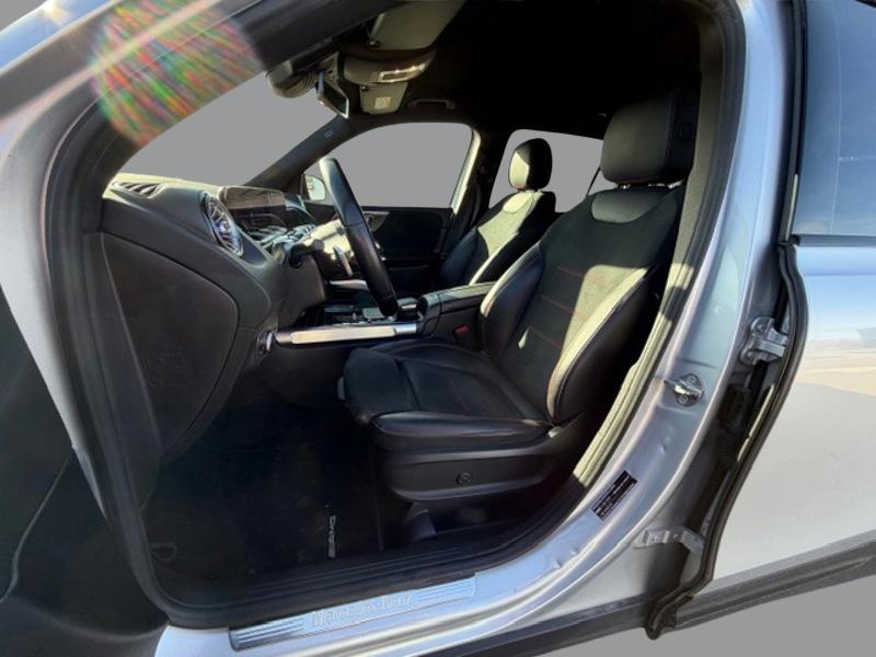 Image Mercedes-Benz GLB 200 d AMG Line 2.0 150 8G-DCT Angle mort Cam recul 7 Places Hayon auto Handsfree access Sièges av el