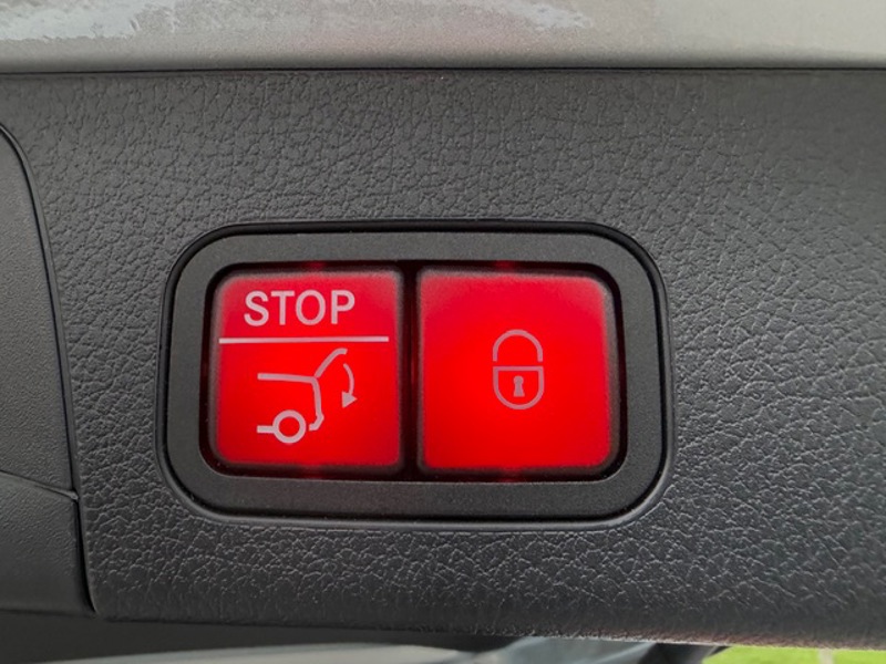 Image Mercedes-Benz GLB 200 d AMG Line 2.0 150 8G-DCT Toit ouvrant Pack hiver Pack sport black MULTIBEAM Hayon auto Handsfre