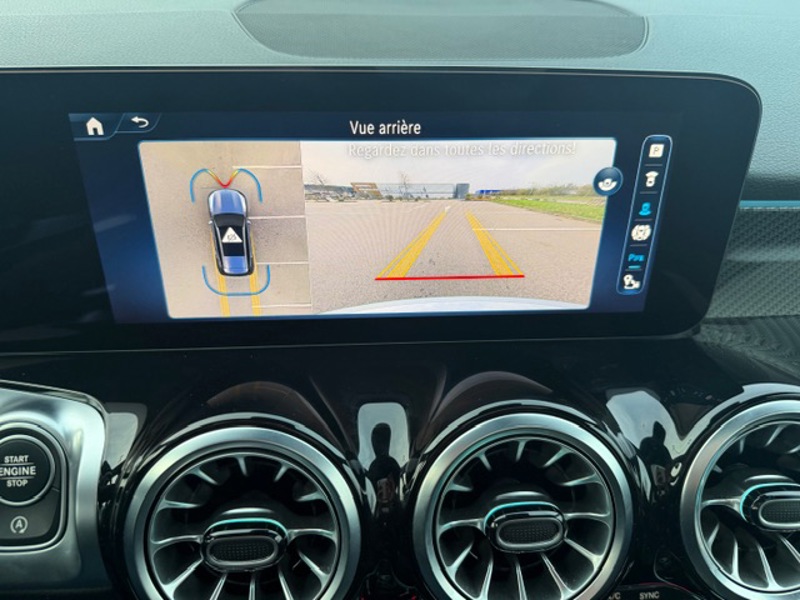 Image Mercedes-Benz GLB 200 d AMG Line 2.0 150 8G-DCT Toit ouvrant Pack hiver Pack sport black MULTIBEAM Hayon auto Handsfre