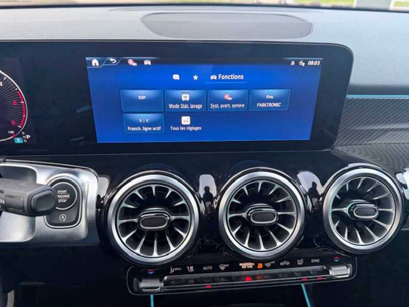 Image Mercedes-Benz GLB 200 d AMG Line 2.0 150 8G-DCT Toit ouvrant Pack hiver Pack sport black MULTIBEAM Hayon auto Handsfre