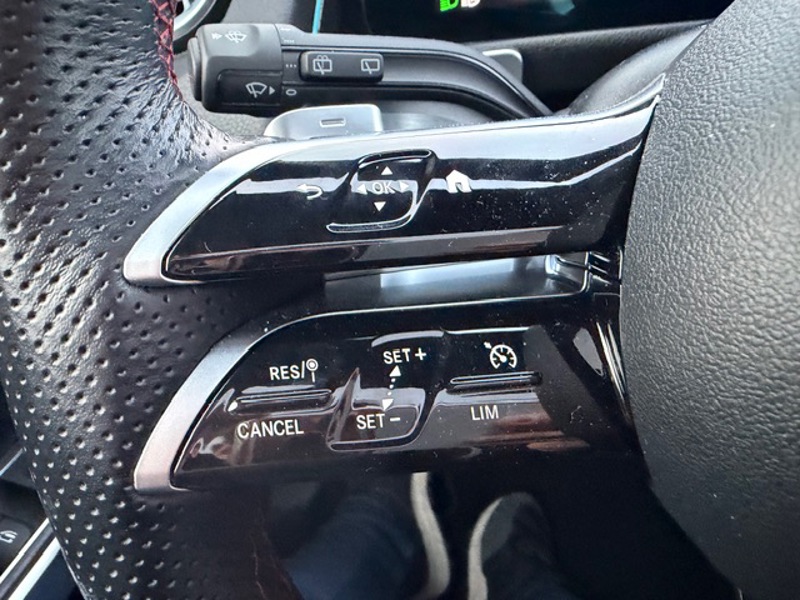 Image Mercedes-Benz GLB 200 d AMG Line 2.0 150 8G-DCT Toit ouvrant Pack hiver Pack sport black MULTIBEAM Hayon auto Handsfre