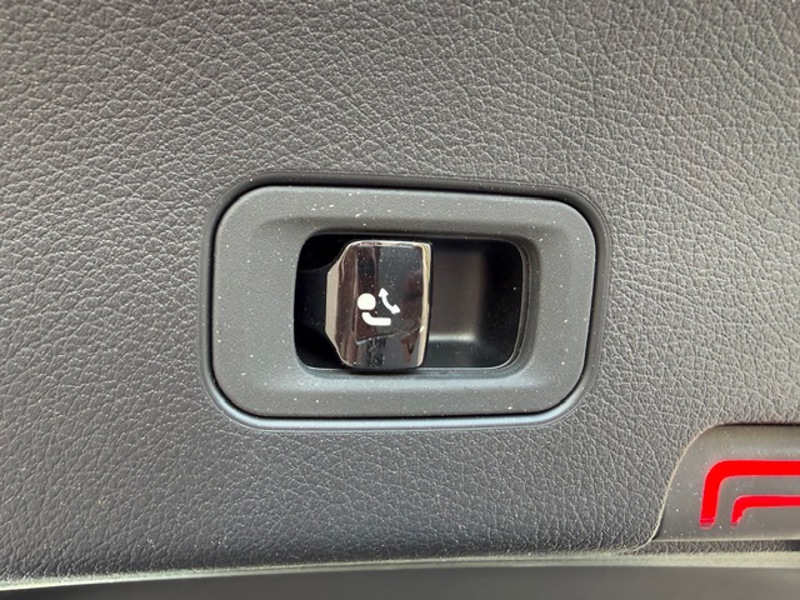 Image Mercedes-Benz GLC COUPÉ 300 e 4MATIC AMG Line 2.0 313 4x4 9G-Tronic toit ouvrant Carplay Angle mort Sièges av elect Affichag